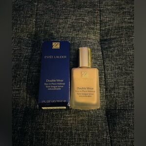 Estée Lauder Double Wear Stay in Place 24 Hour Wear Matte Foundation Makeup